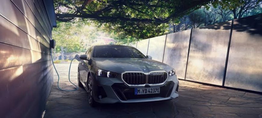 دیوان موٹرز نے پاکستان میں BMW i5 اور R1300 ماڈلز متعارف کرائے